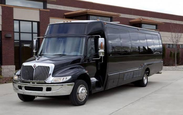 Limo vs Party Bus in Austin  Which One is Right for You?